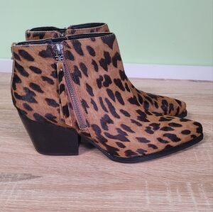 Sam Edelman Calf Hair Leopard Print Ankle Boots EUC 8 Chunky Boho Zip Up